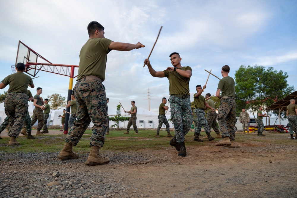 KAMANDAG 7: MRF-SEA Marines learn Stick Fighting with Philippine Marines