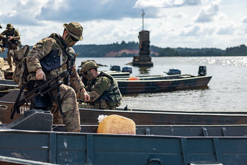 U.S., Brazilian soldiers conduct river and jungle movement to conduct mock-reconnaissance