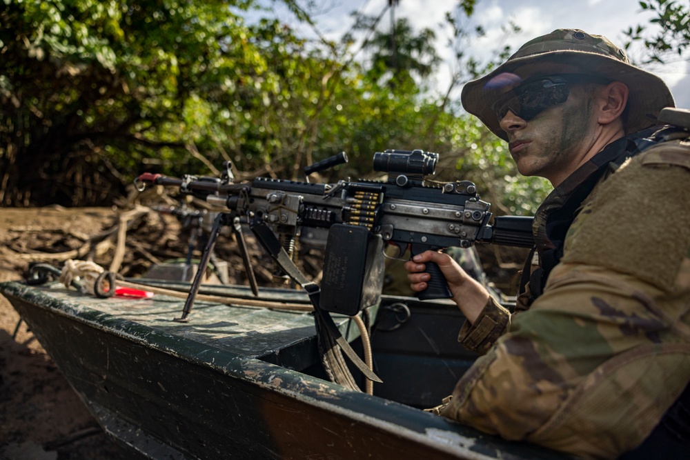 U.S., Brazilian soldiers conduct river and jungle movement to conduct mock-reconnaissance