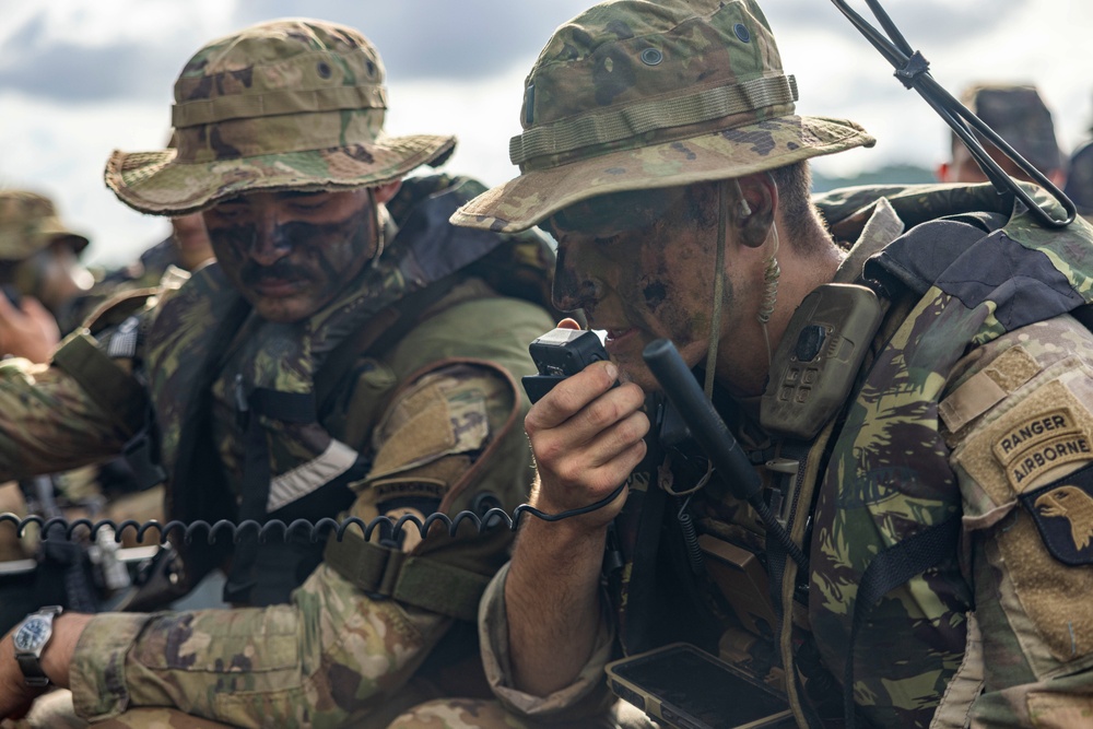 U.S., Brazilian soldiers conduct river and jungle movement to conduct mock-reconnaissance