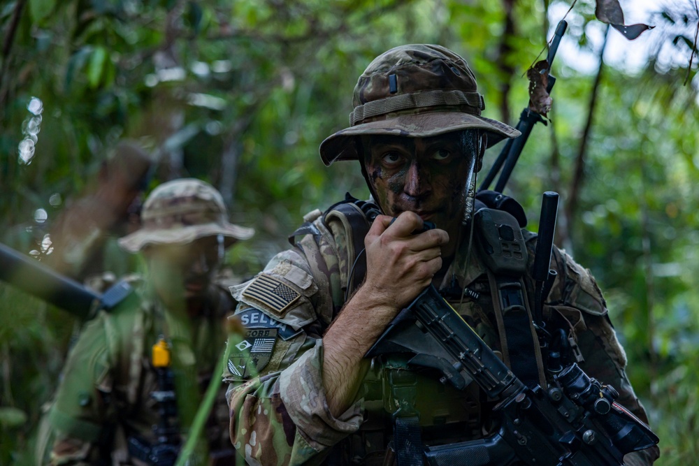 U.S., Brazilian soldiers conduct river and jungle movement to conduct mock-reconnaissance