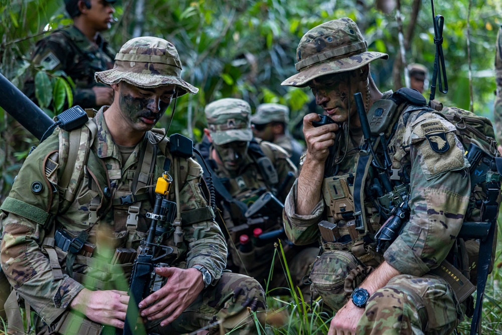 U.S., Brazilian soldiers conduct river and jungle movement to conduct mock-reconnaissance