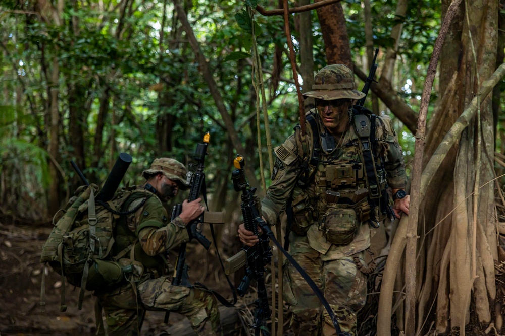 U.S., Brazilian soldiers conduct river and jungle movement to conduct mock-reconnaissance