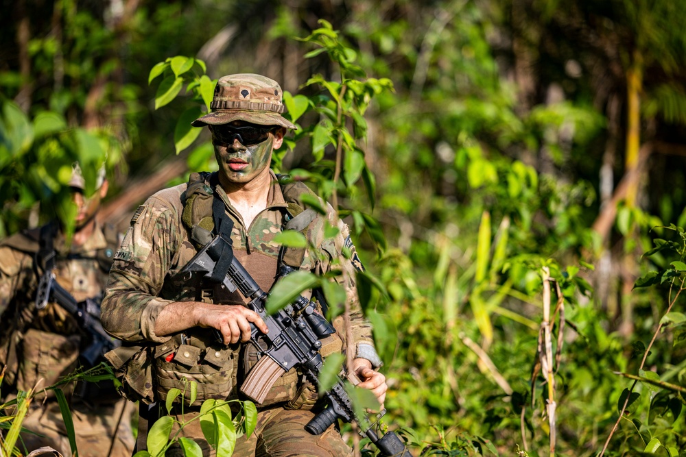 U.S., Brazilian soldiers conduct river and jungle movement to conduct mock-reconnaissance