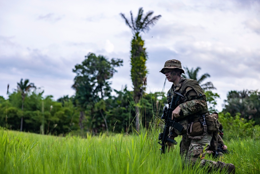 U.S., Brazilian soldiers conduct river and jungle movement to conduct mock-reconnaissance