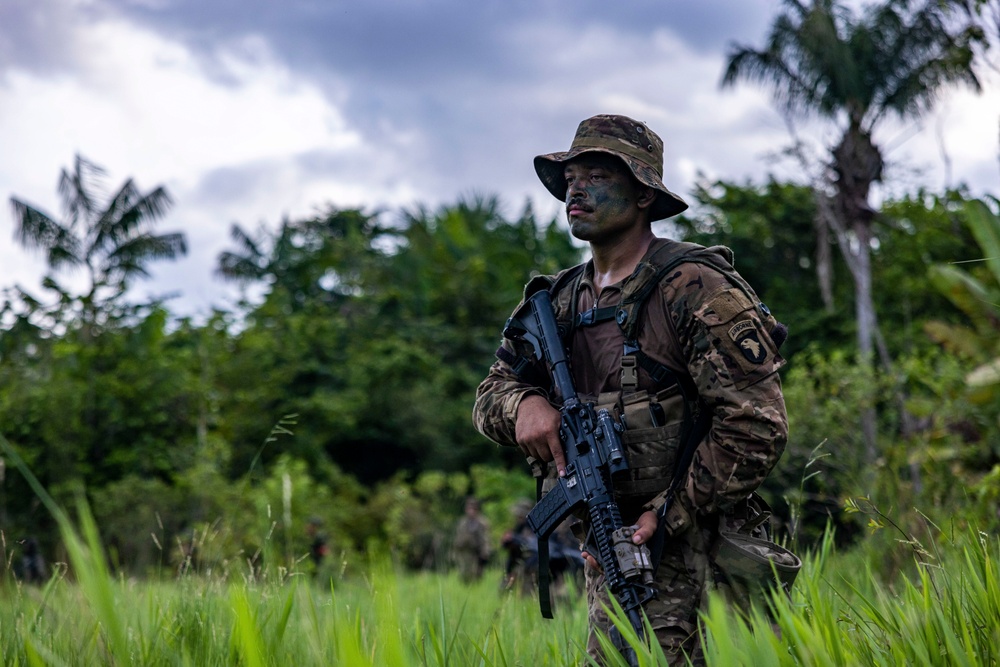 U.S., Brazilian soldiers conduct river and jungle movement to conduct mock-reconnaissance