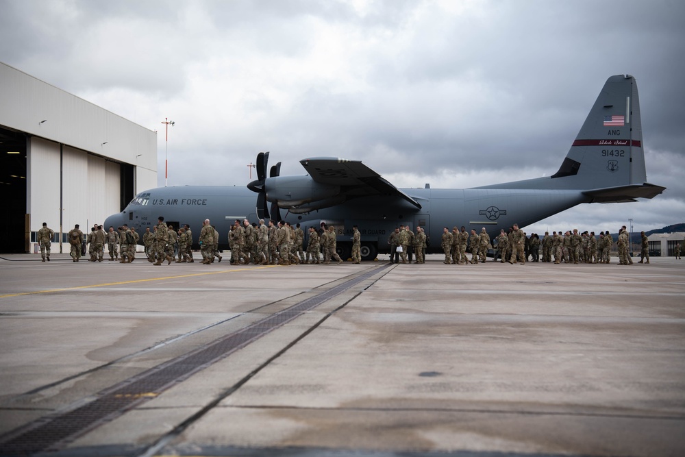 37th AS hosts floor-loading training
