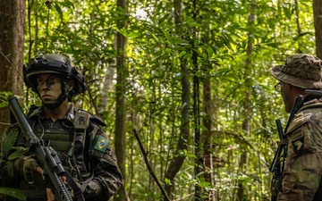 U.S., Brazilian soldiers conduct final movement and assault in front of SV24 Distinguished Visitors