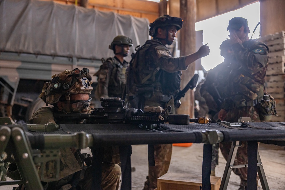 U.S., Brazilian soldiers conduct final movement and assault in front of SV24 Distinguished Visitors