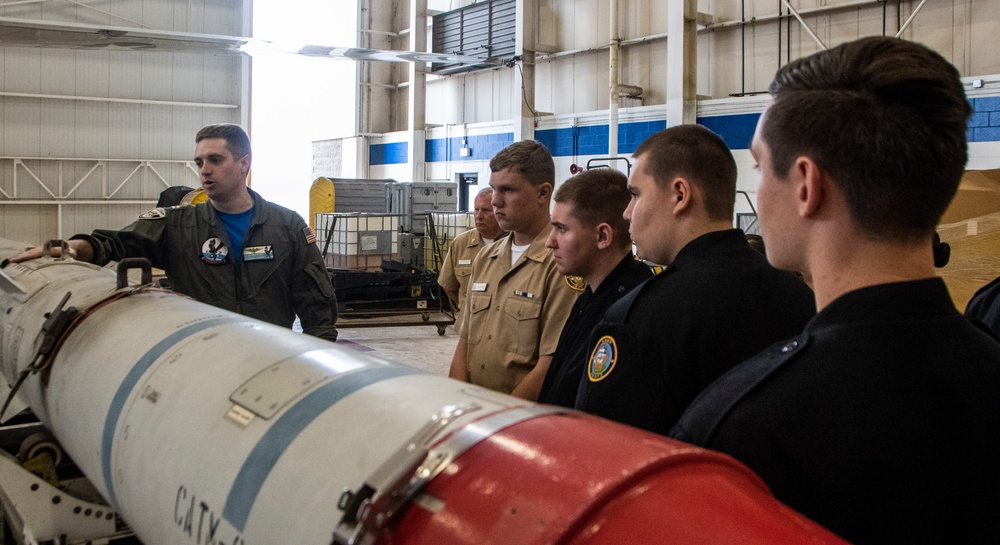 Patrol and Reconnaissance Squadron (VP) 30 Clay HS JROTC Tour