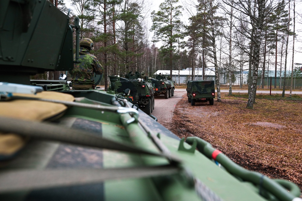 Marines with CLB-6 and Finnish Service Members with Coastal Brigade Conduct Explosive Ordnance Disposal Training