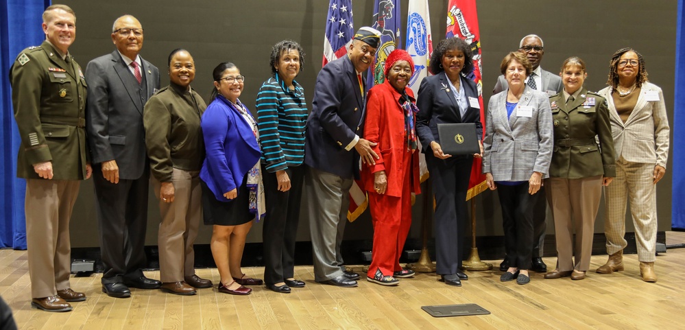 Army Reserve Ambassador honored as U.S. Army War College 'outstanding alumnus'