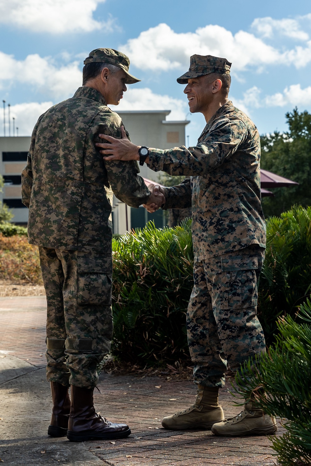 Brazilian Marine Corps Vice Admiral Pedro Luiz Gueros Taulois visits U.S. Marine Corps Support Facility, New Orleans, Louisiana