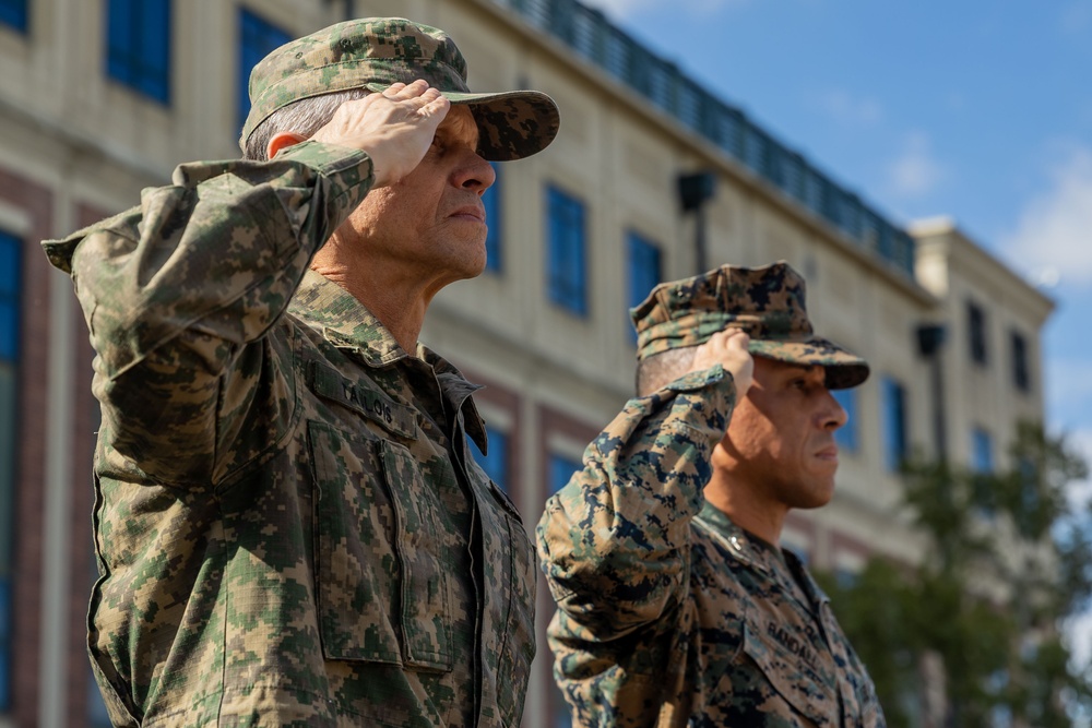 Brazilian Marine Corps Vice Admiral Pedro Luiz Gueros Taulois visits U.S. Marine Corps Support Facility, New Orleans, Louisiana