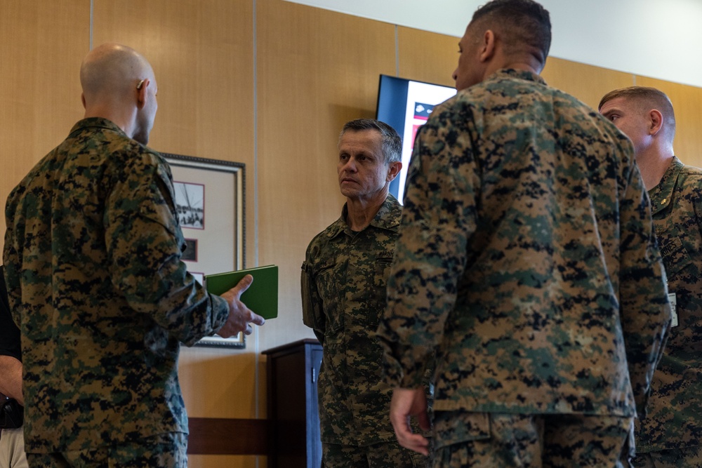 Brazilian Marine Corps Vice Admiral Pedro Luiz Gueros Taulois visits U.S. Marine Corps Support Facility, New Orleans, Louisiana