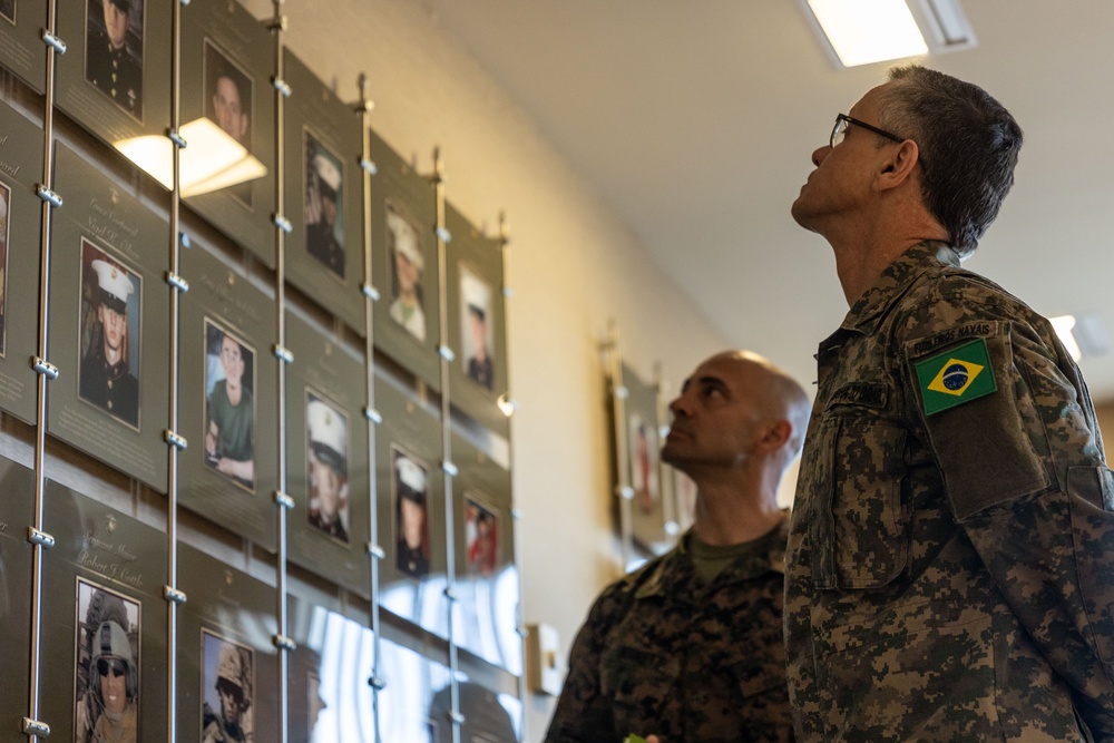 Brazilian Marine Corps Vice Admiral Pedro Luiz Gueros Taulois visits U.S. Marine Corps Support Facility, New Orleans, Louisiana