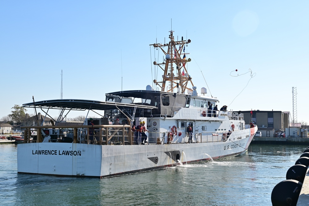 Coast Guard Cutter Lawrence Lawson (WPC 1120) safely returns overdue mariner to shore