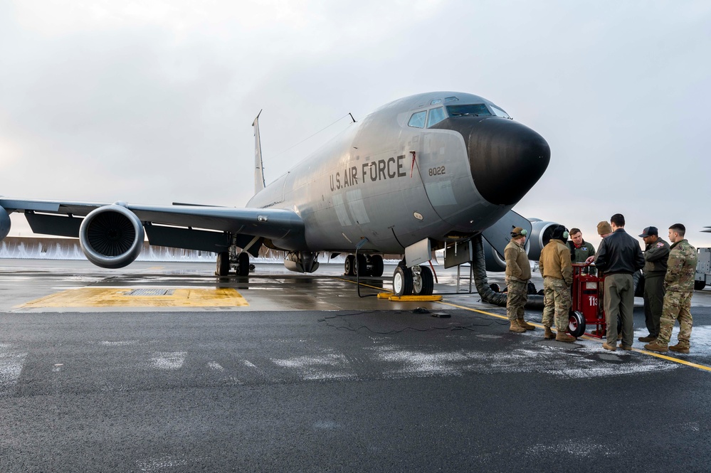 Fairchild supports MAWTS-1 with aerial refueling