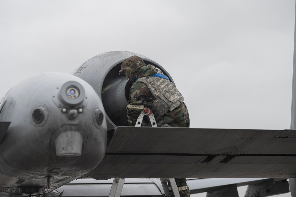 Moody Airmen use Mosaic Tiger 24-1 to dust off MOPP procedures