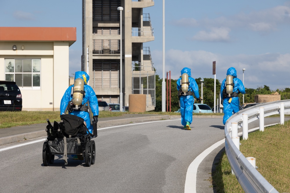 Chemical, Biological, Radioactive and Nuclear specialist and Explosive Ordnance Disposal Marines Conduct Simulated Chemical Disposal