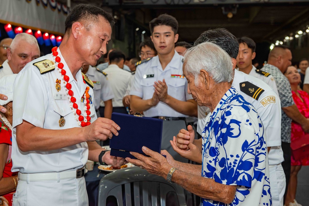 ROK Dokdo (LPH-6111) Hosts Reception in Guam