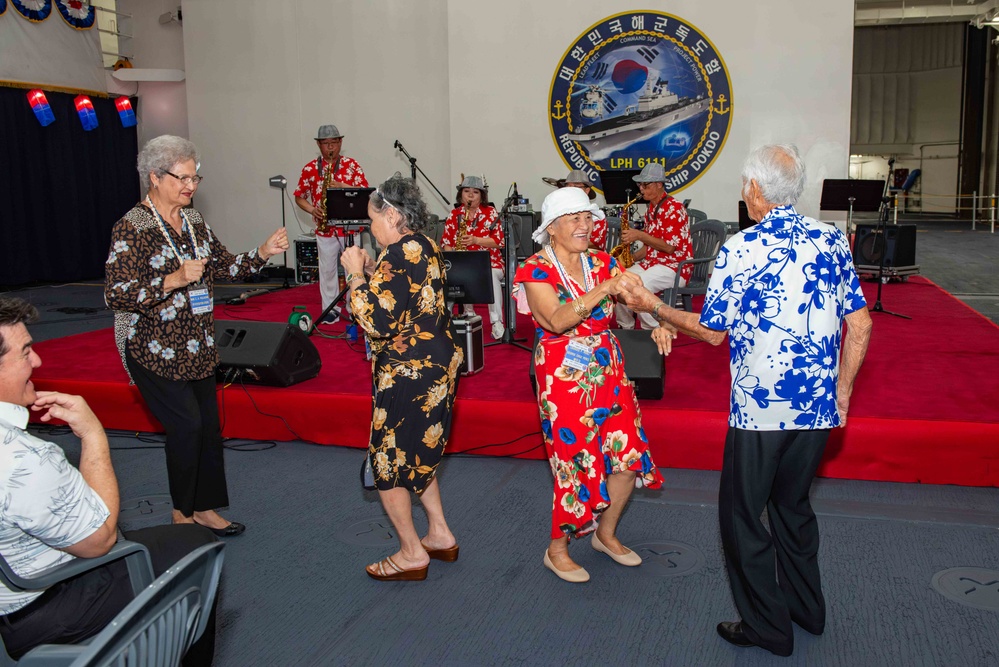 ROK Dokdo (LPH-6111) Hosts Reception in Guam