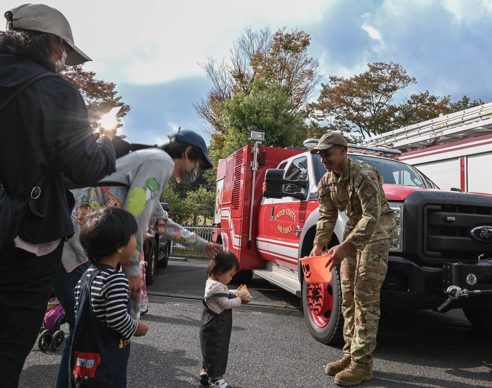 US, JP firefighters unite for local fire prevention drill