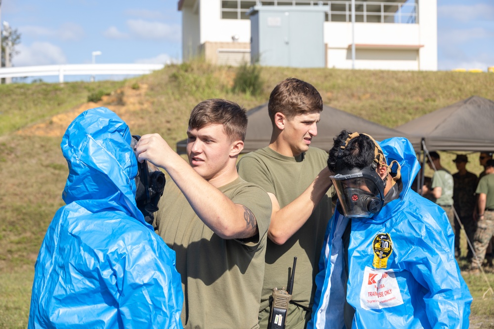 Chemical, Biological, Radioactive and Nuclear specialist and Explosive Ordnance Disposal Marines Conduct Simulated Chemical Disposal