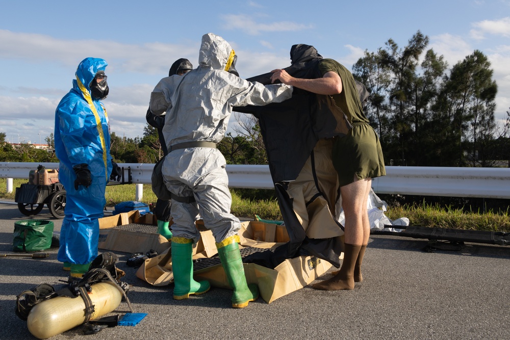 Chemical, Biological, Radioactive and Nuclear specialist and Explosive Ordnance Disposal Marines Conduct Simulated Chemical Disposal