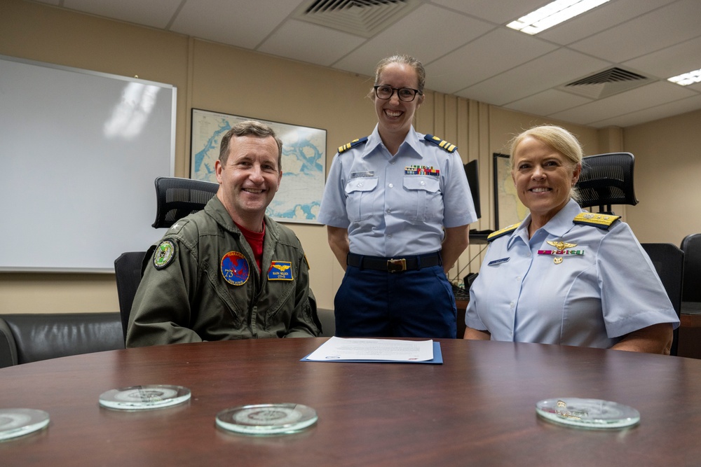 COMLOG WESTPAC Hosts U.S. Coast Guard Commander, Operational Logistics Command