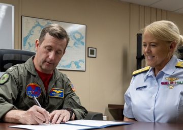 COMLOG WESTPAC Hosts U.S. Coast Guard Commander, Operational Logistics Command