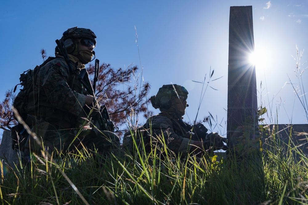 31st MEU Maritime Raid Force train on Combat Town