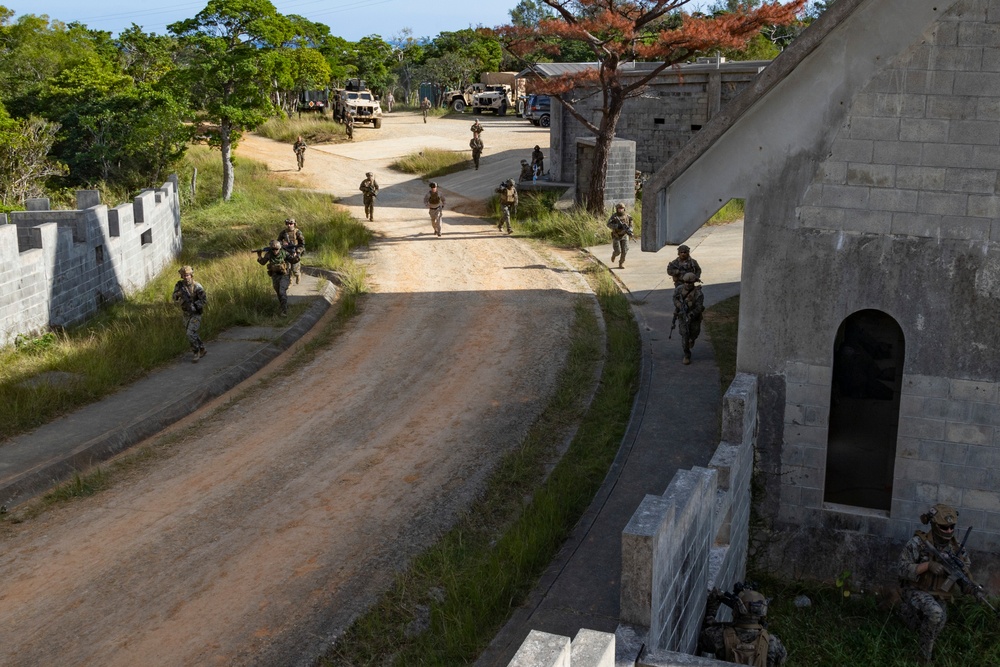 31st MEU Maritime Raid Force train on Combat Town