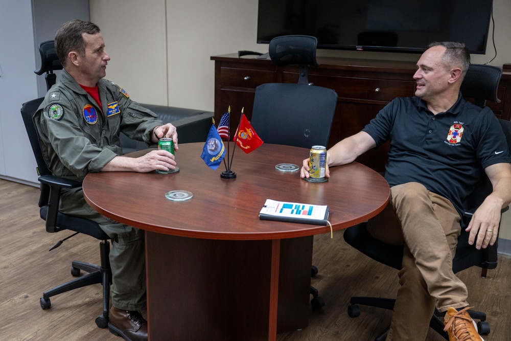 COMLOG WESTPAC Hosts U.S. Army Commanding General 8th Theater Sustainment Command