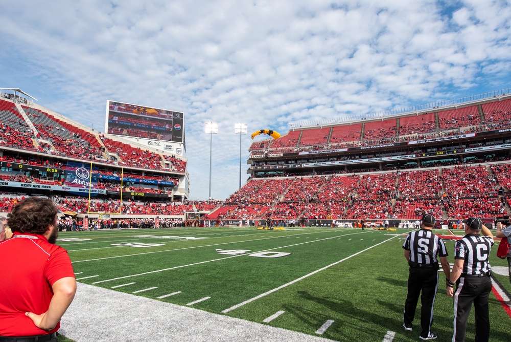 Kentucky Air Guard participates in University of Louisville game