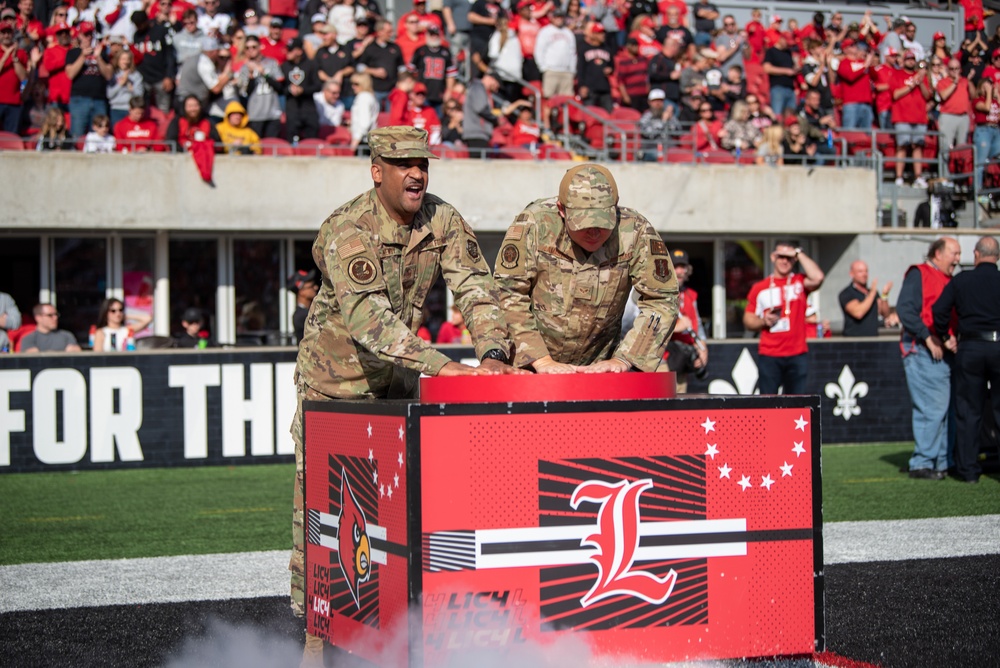 Kentucky Air Guard participates in University of Louisville game