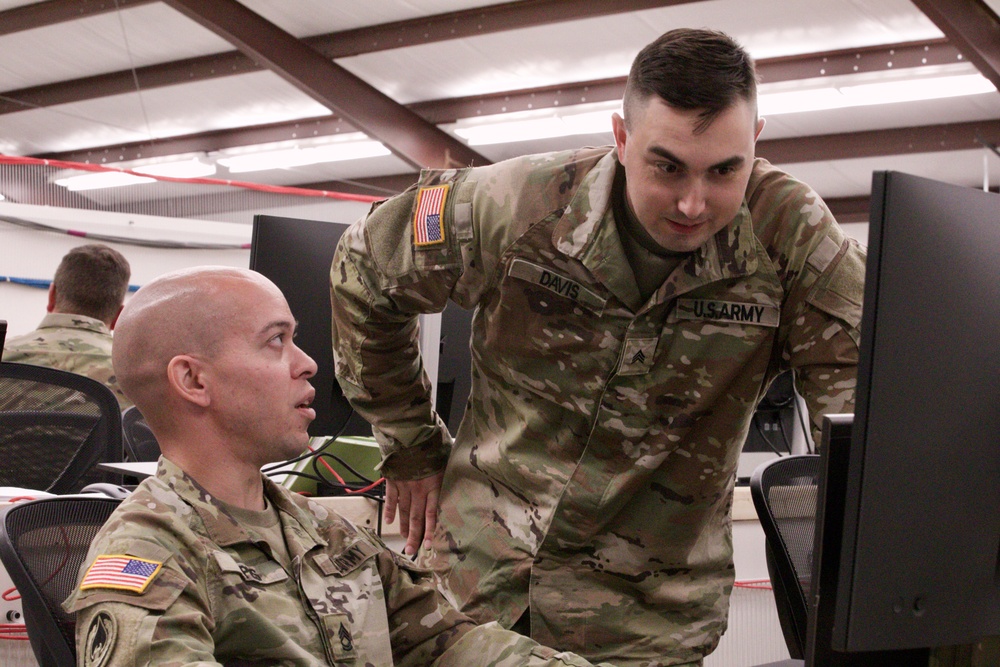 338 Military Intelligence Battalion trains with MPs during Titan Warrior 23