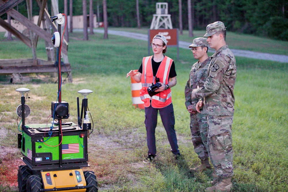 338 Military Intelligence Battalion trains with MPs during Titan Warrior 23