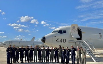VP-10 Hosts Columbian Navy Crew