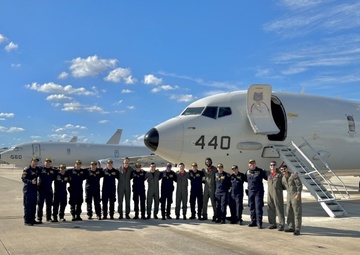 VP-10 Hosts Columbian Navy Crew