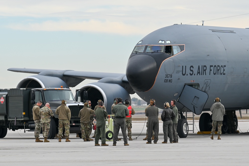 155th ARW Hot-pit refueling