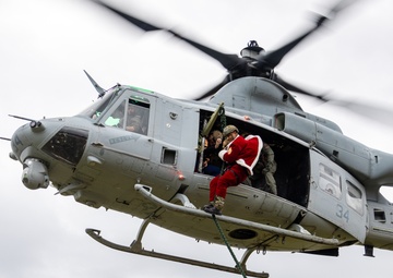 3D Force Reconnaissance Fast Rope Toys for Tots Event