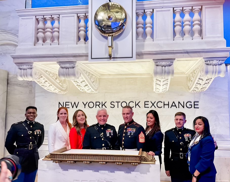 MCSC Commander Rings in Veterans Day weekend with NYSE Bell