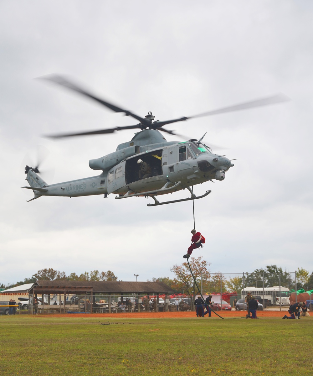 3D Force Reconnaissance Fast Rope Toys for Tots Event