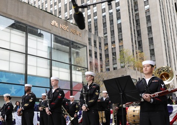 Service Members Attend Today Show for Veterans Day