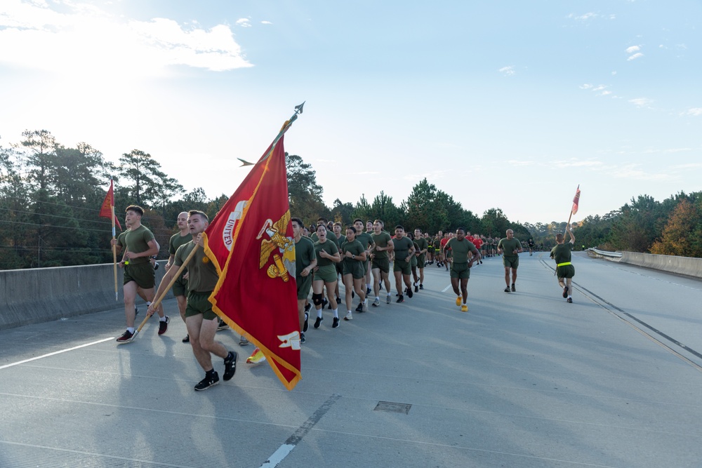 Marine Corps Combat Service Support Schools celebrates 248th birthday of the Marine Corps with motivational run