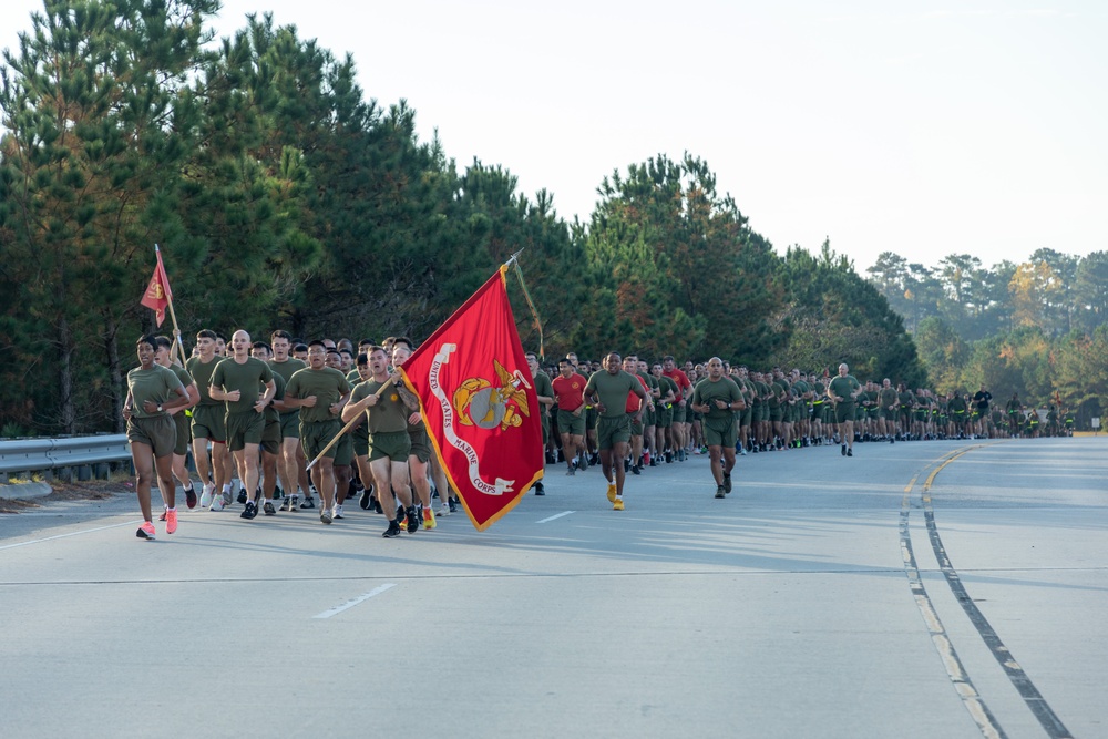 Marine Corps Combat Service Support Schools celebrates 248th birthday of the Marine Corps with motivational run