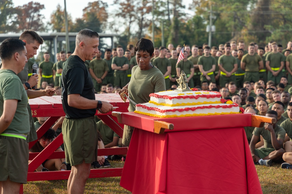 Marine Corps Combat Service Support Schools celebrates 248th birthday of the Marine Corps with motivational run