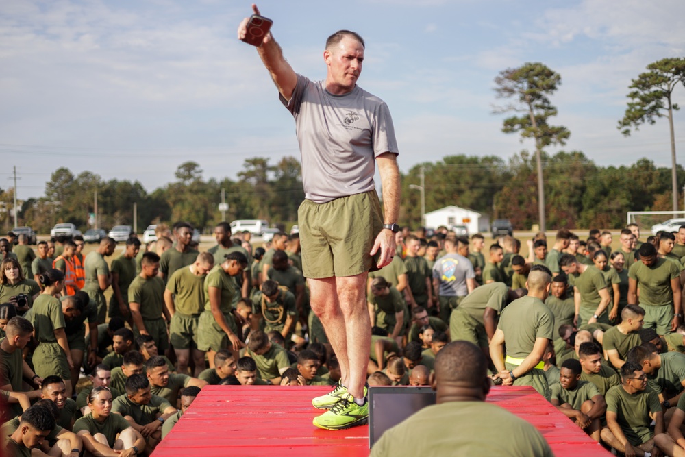 Marine Corps Combat Service Support Schools celebrates 248th birthday of the Marine Corps with motivational run