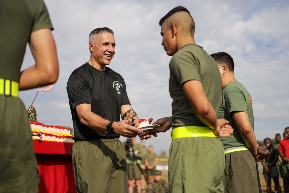 Marine Corps Combat Service Support Schools celebrates 248th birthday of the Marine Corps with motivational run